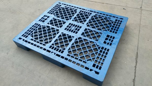 large plastic pallets