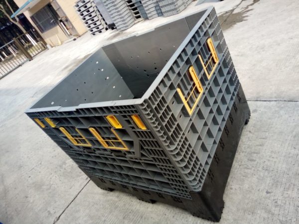 pallet storage containers