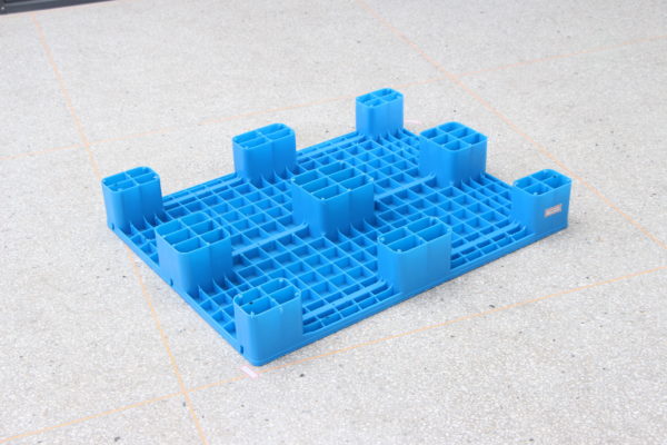 plastic pallets