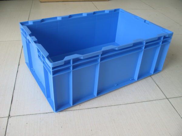 strong plastic boxes with lids